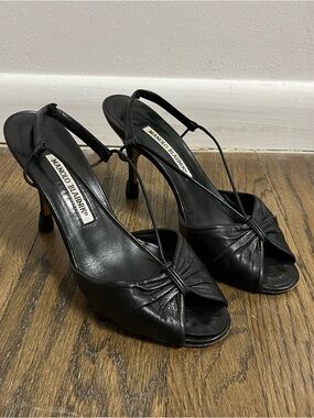 Vintage Manolo Blahnik Black Leather Knot-Front Slingback Heels